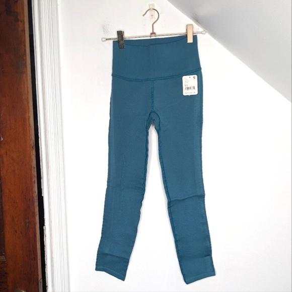 Free People Pants - FREE PEOPLE MOVEMENT Free Throw Legging Yoga workout Coastline NEW Size XS